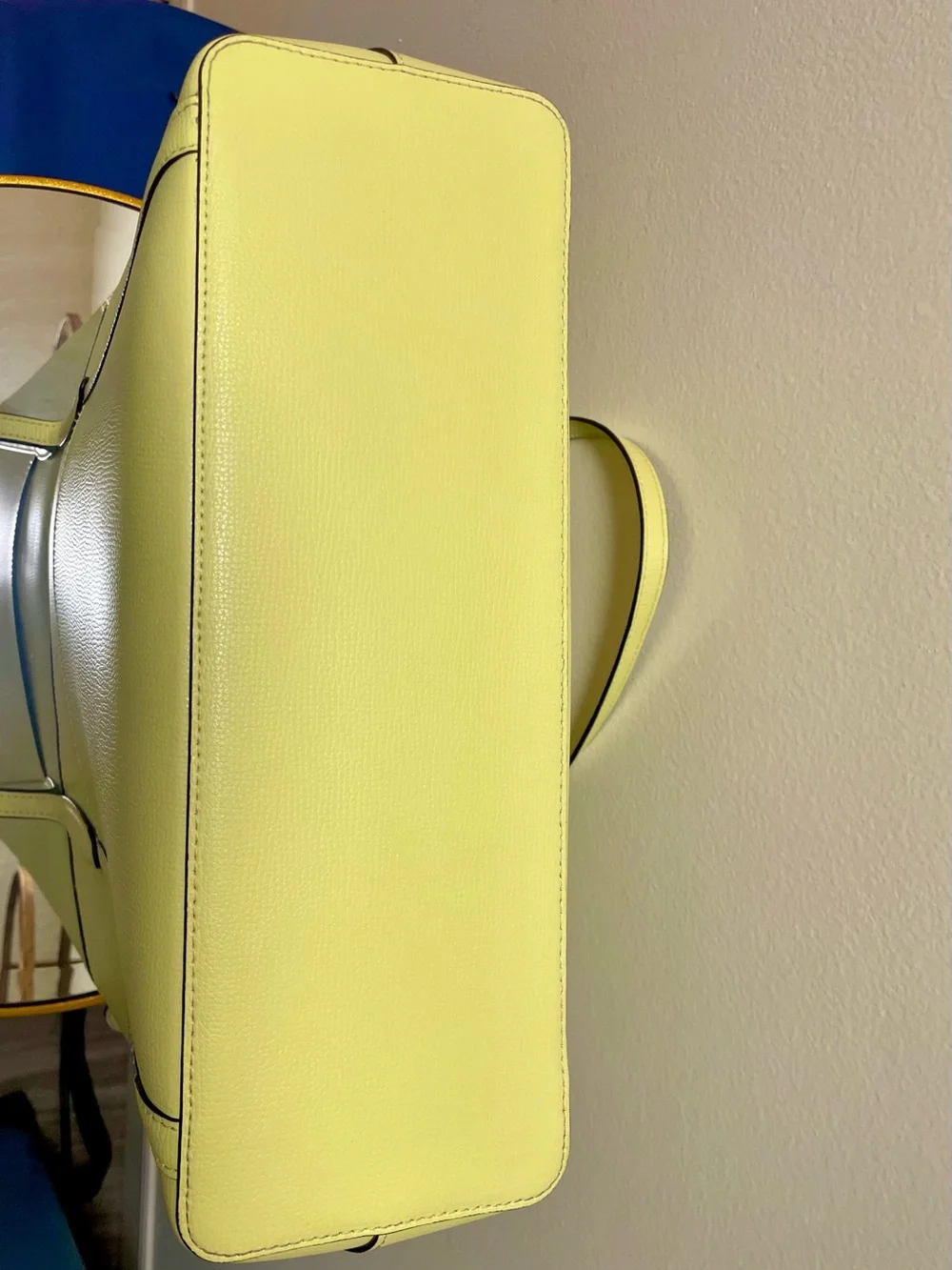 Like New Kate Spade Cara Large genuine leather Large Tote  Frosty Lime green